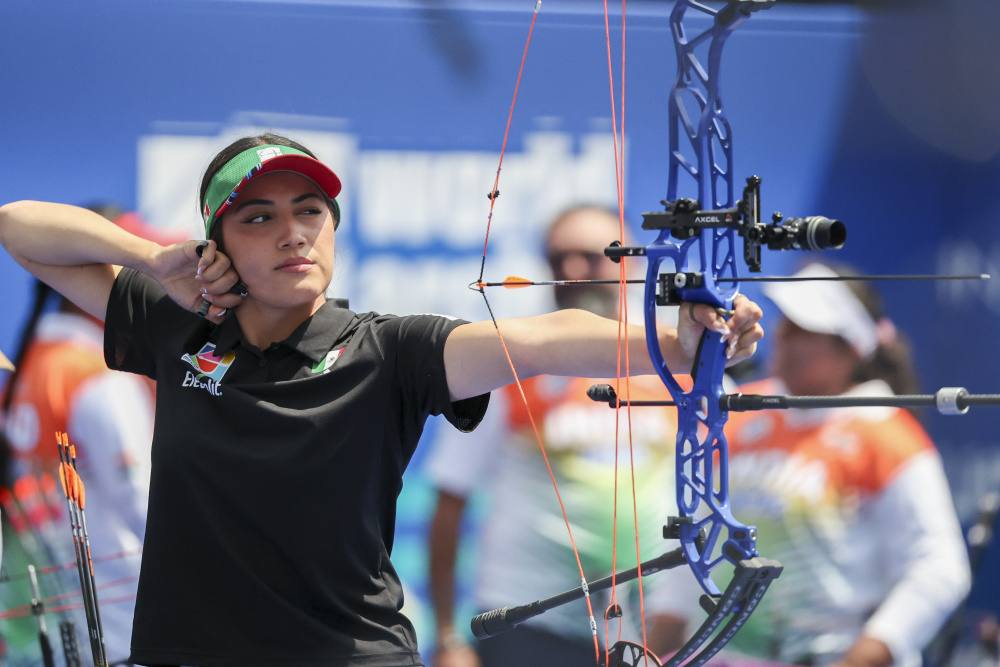 关于希腊射箭选手在复合弓项目中斩获金牌的信息