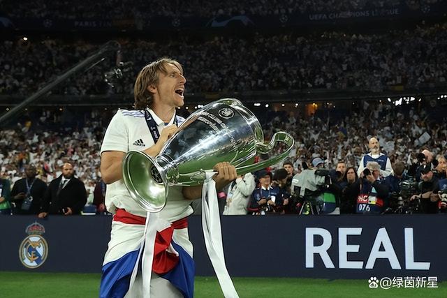 关于日本完胜中国，莫德里奇刷新纪录的信息