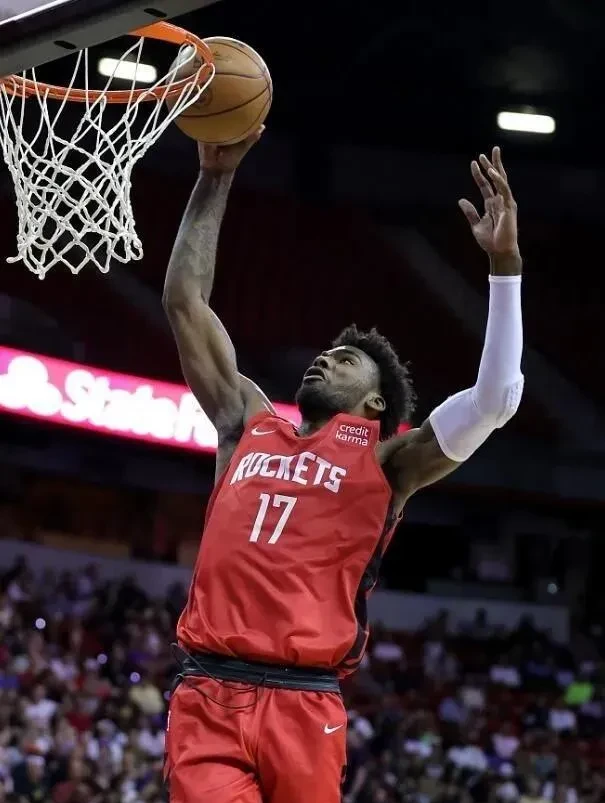 火箭鏖战步行者，东契奇惊艳四座的简单介绍