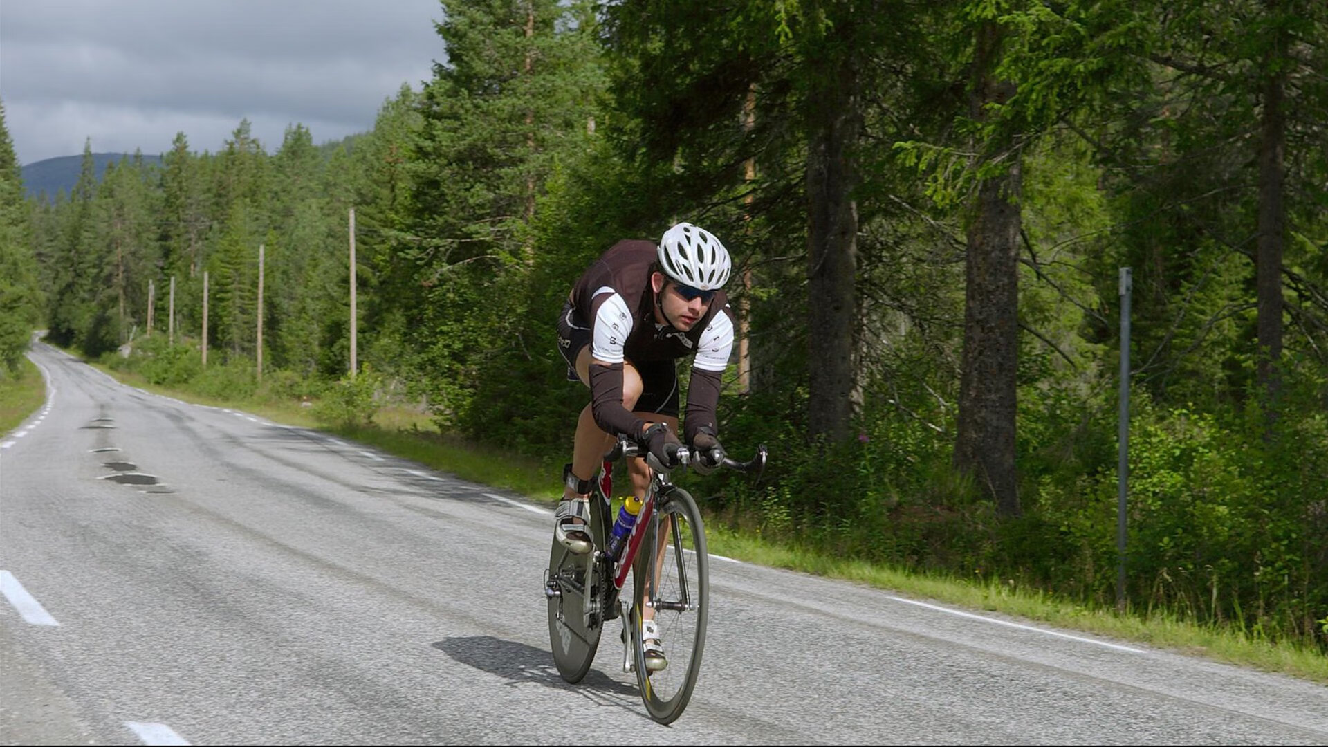 开云体育中国官网-罗马横扫国际米兰，F1引擎轰鸣中的绿茵焦点战