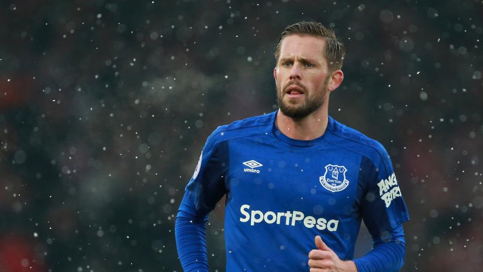 马克西爆发,新疆队全面压制广东队