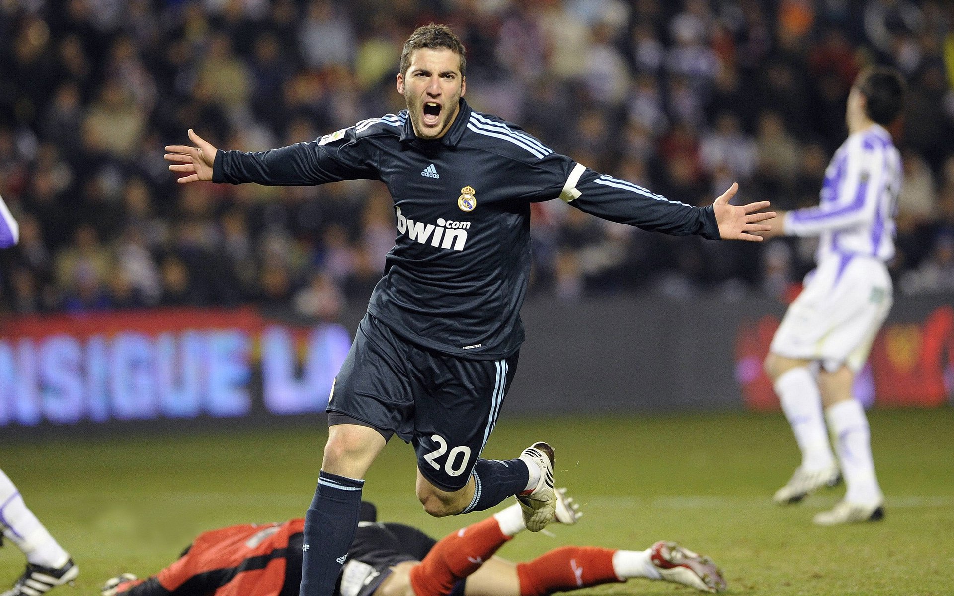 巴黎节奏,美国心跳,帕尔默如何以法式优雅在NBA季后赛接管比赛