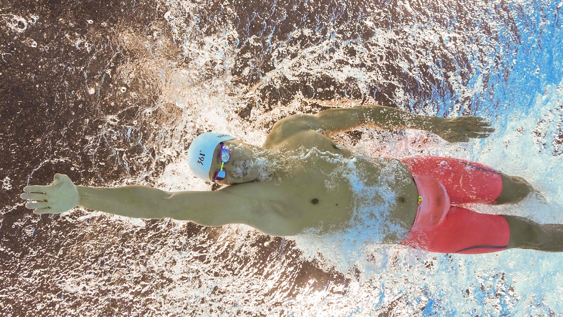 F1街道赛之夜，当福克斯的对手完全无解